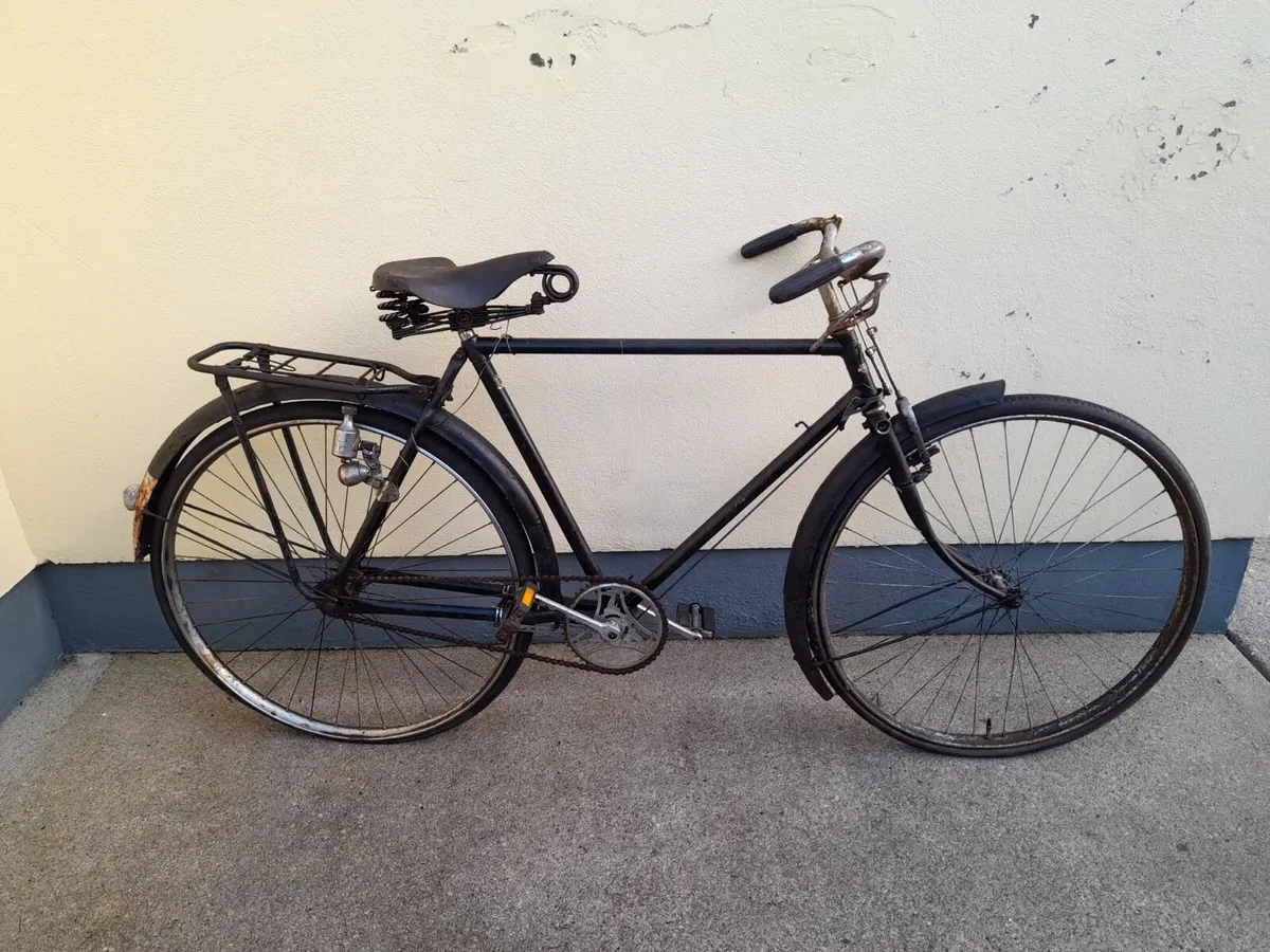 Antique men’s Raleigh Bicycle - Image 1