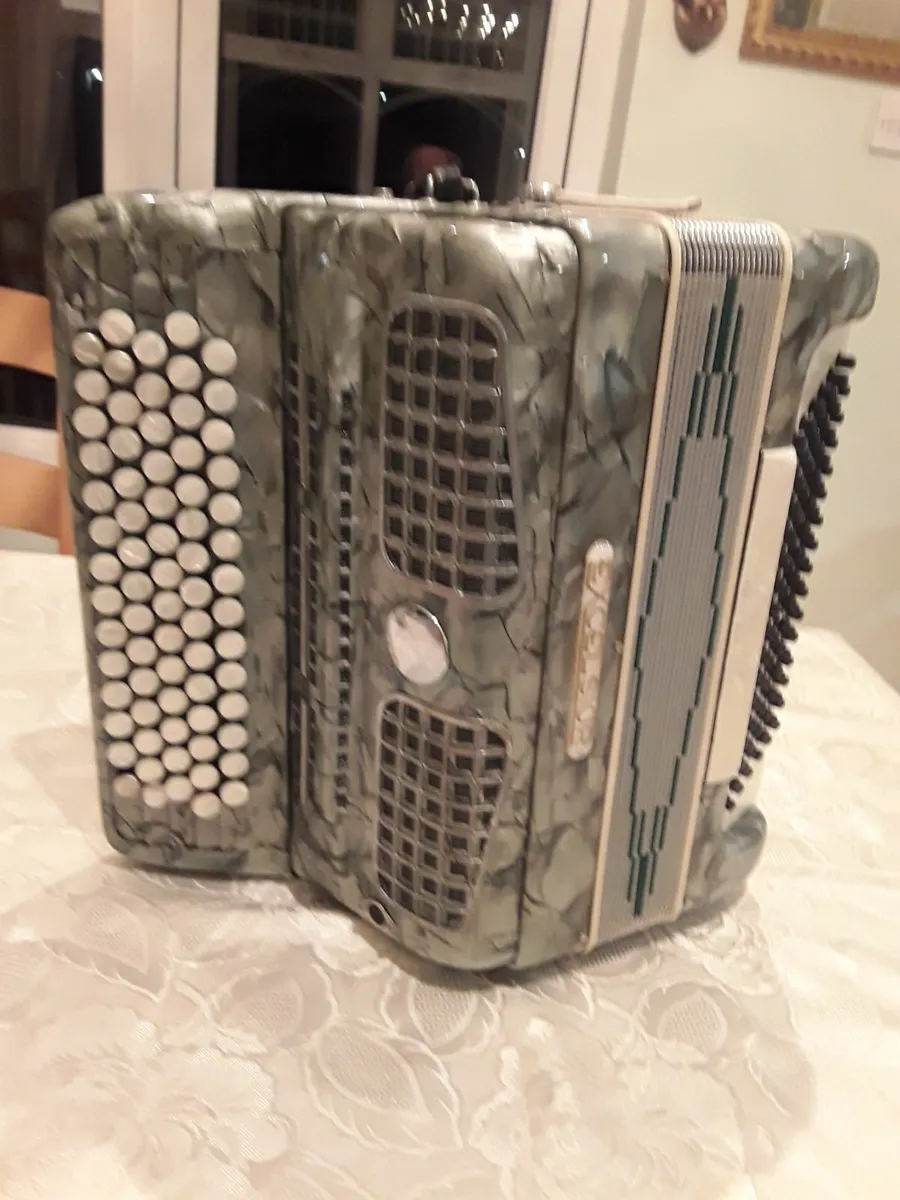 Accordion excelsior five row 1950s with musitech - Image 2