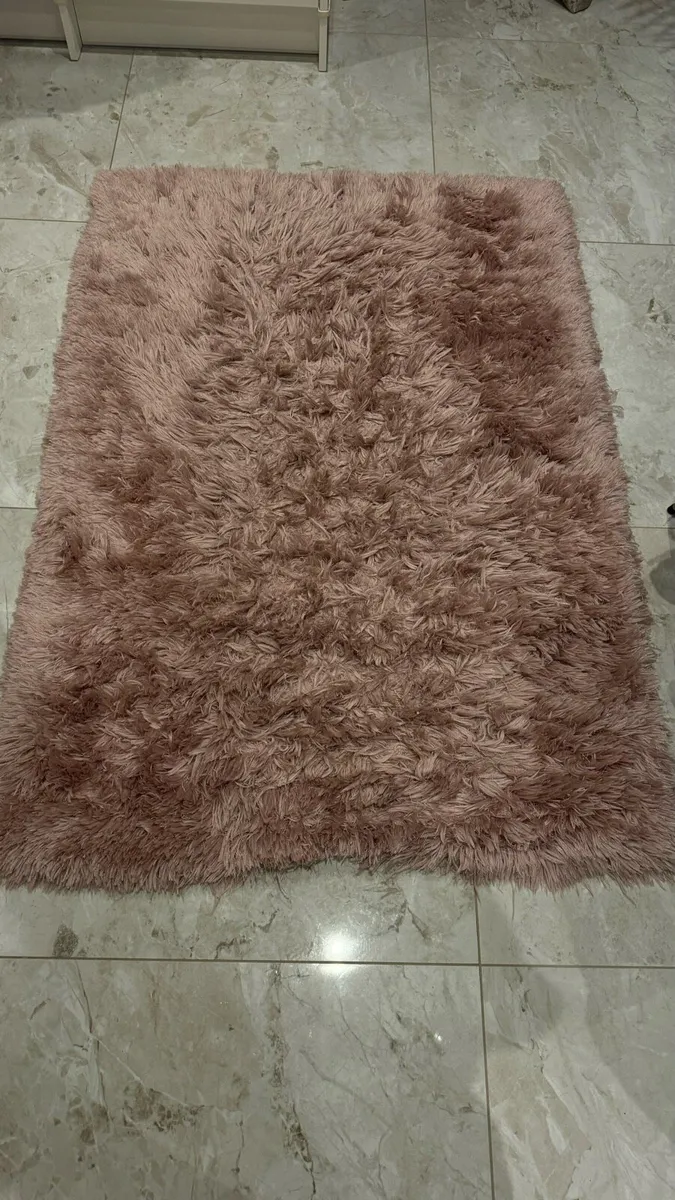Rug - Image 1
