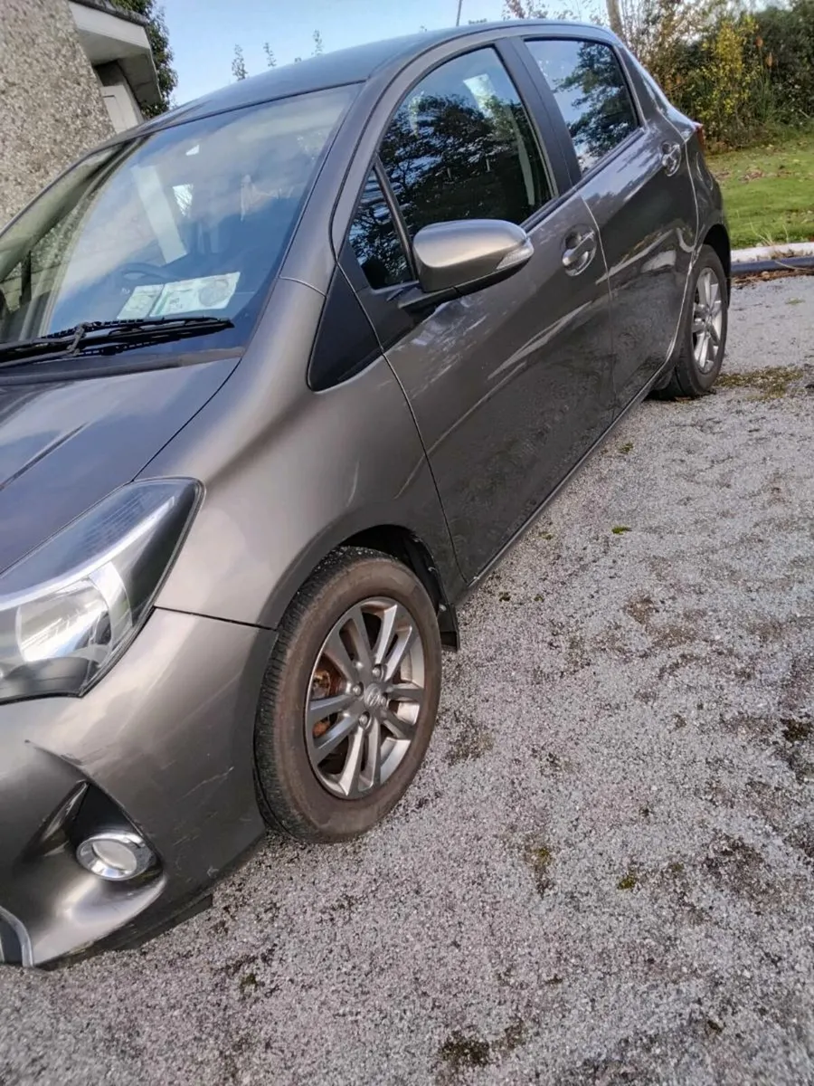 Toyota Yaris 1.0 LUNA - Image 1