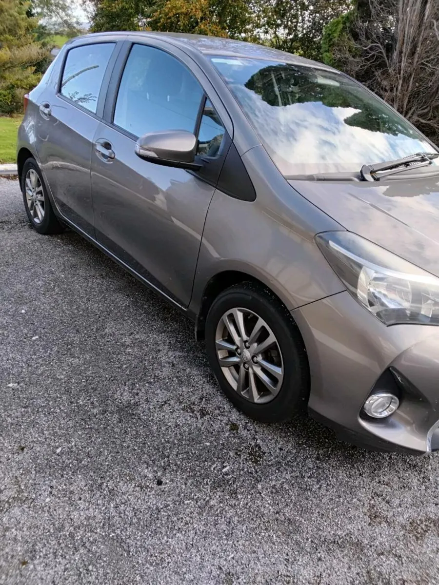Toyota Yaris 1.0 LUNA - Image 2