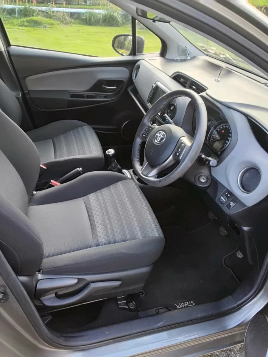 Toyota Yaris 1.0 LUNA - Image 3
