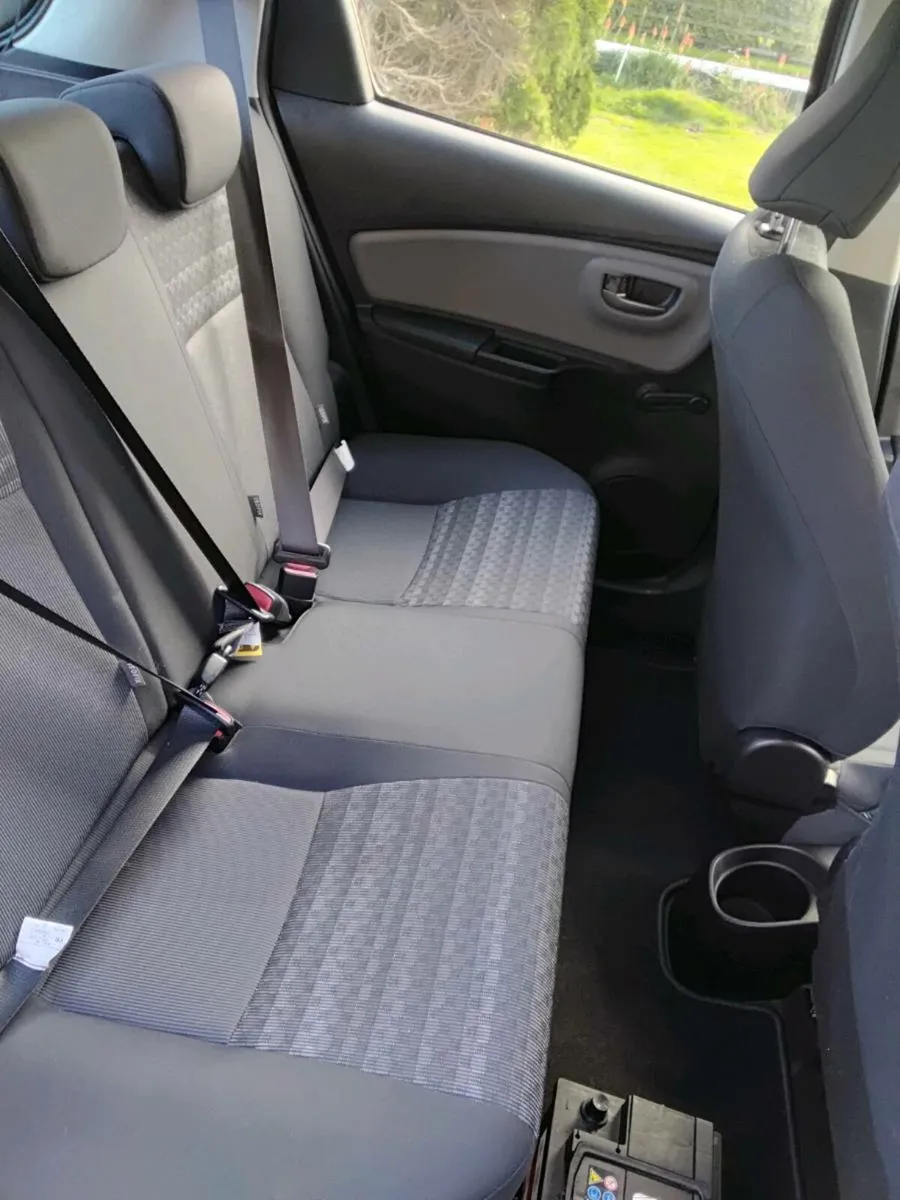 Toyota Yaris 1.0 LUNA - Image 4