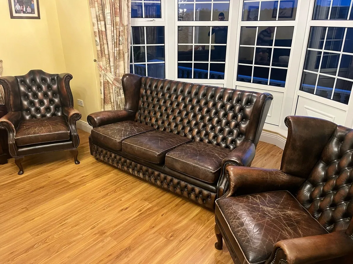 Queen anne suite 3 seater couch and 2 chairs - Image 1