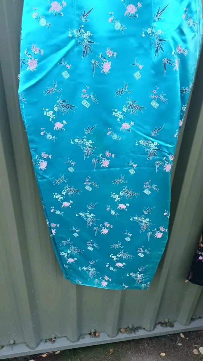 Vintage blue cheongsam, brocade, hand taylored - Image 2