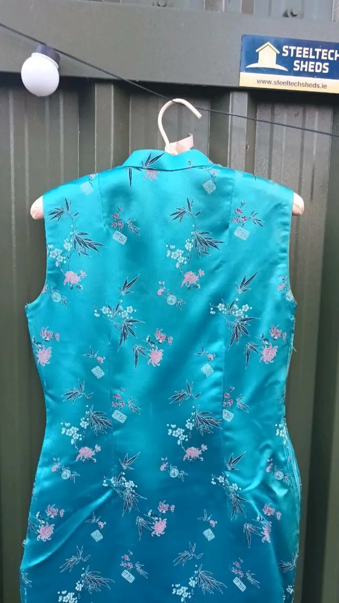 Vintage blue cheongsam, brocade, hand taylored - Image 3