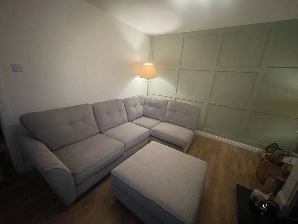 corner sofa - Image 1