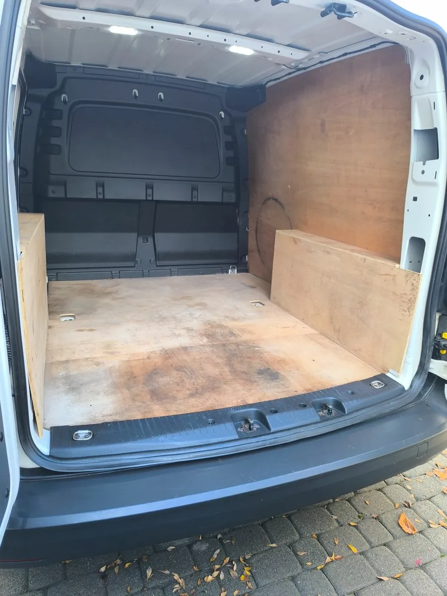 2025 Volkswagen California Ocean 2L 150 BHP Auto - Image 3