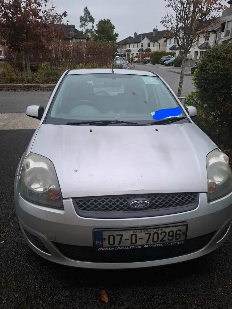 Ford Fiesta 2007 (Damage on passenger's door) - Image 1