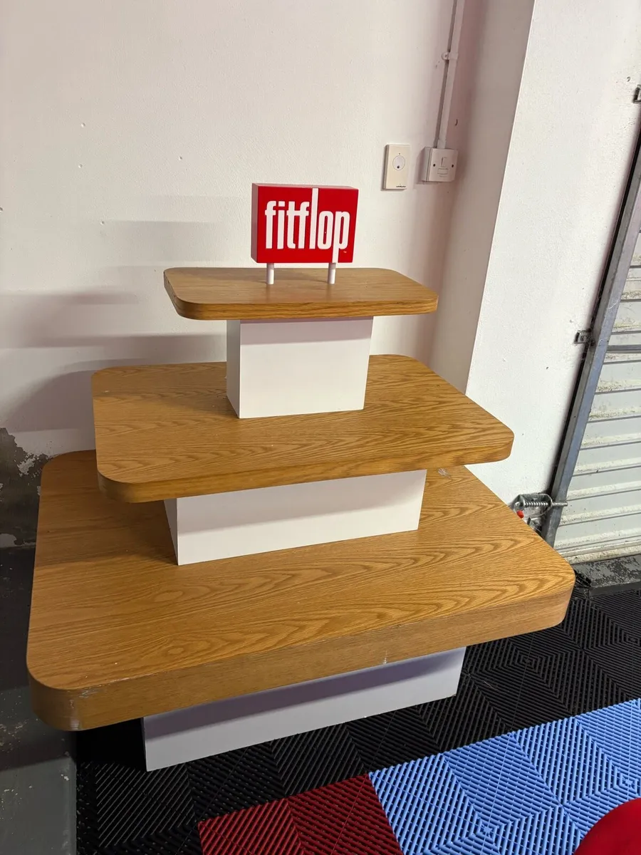 Display Table - Image 1