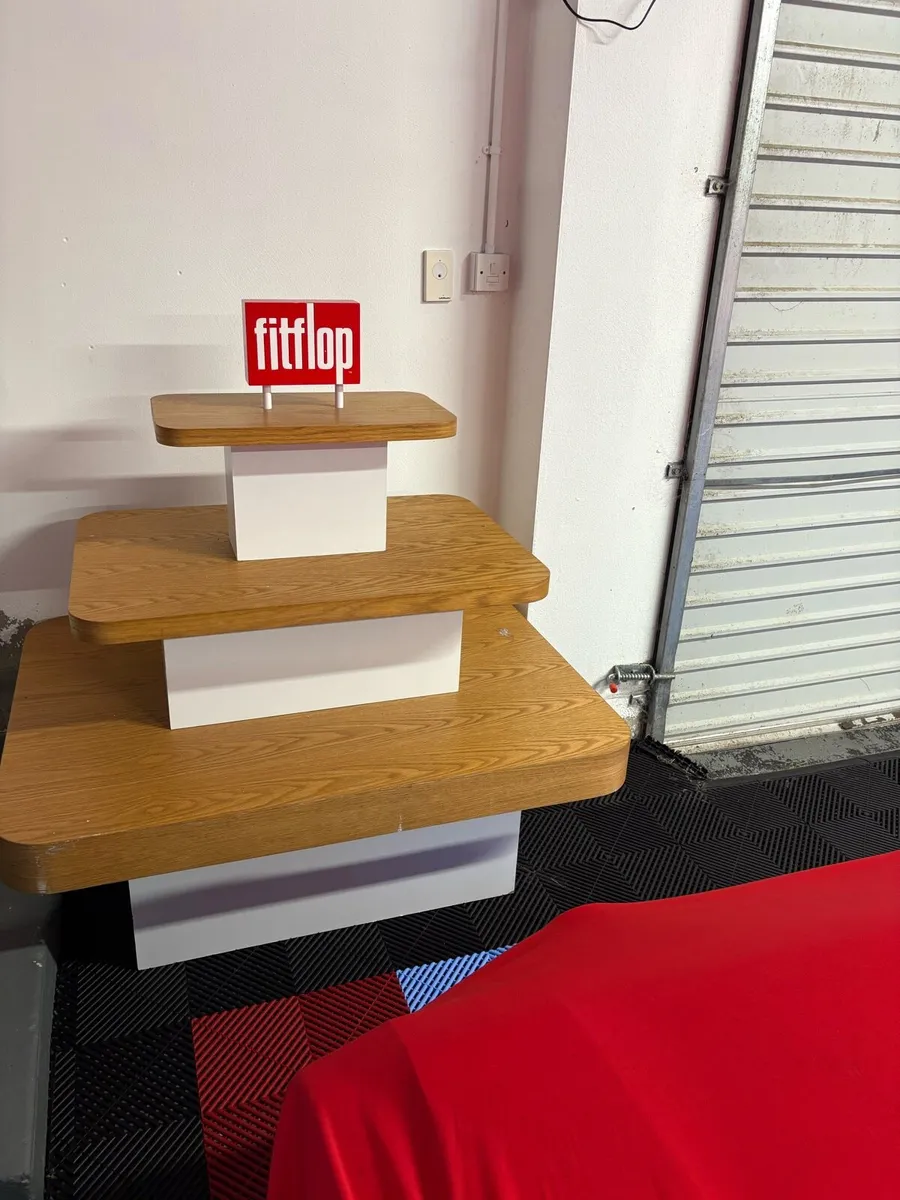Display Table - Image 3