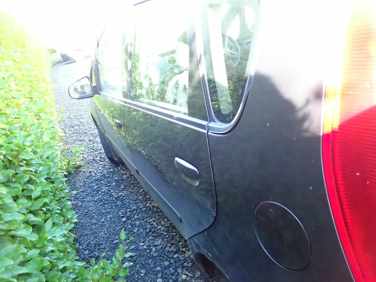 Mitsubishi Colt 2006 - Image 3