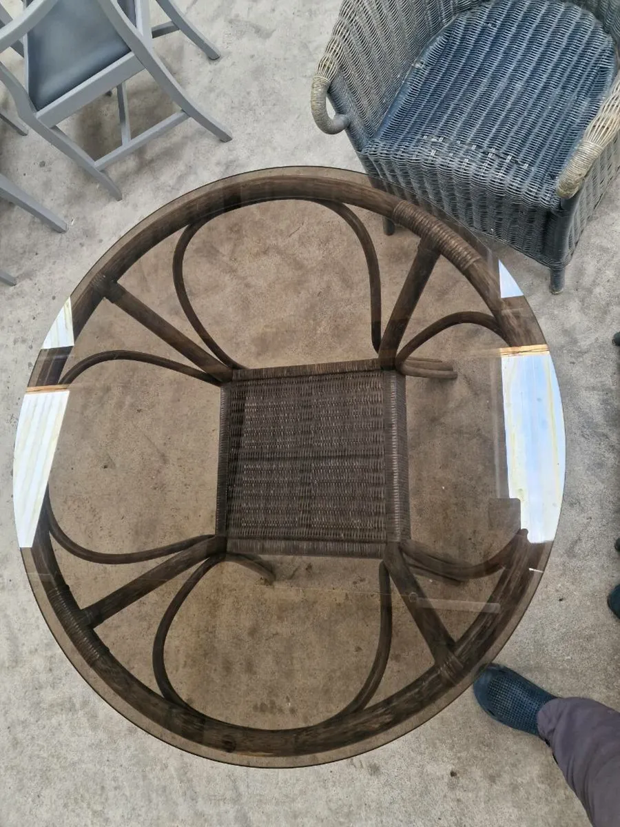 Tables and chairs - Image 2