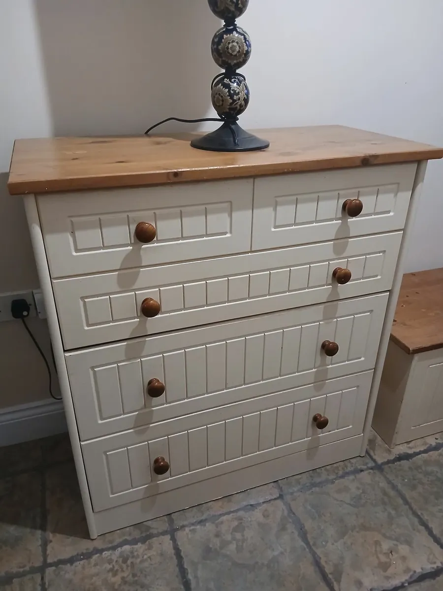 Bedroom furniture - Image 3