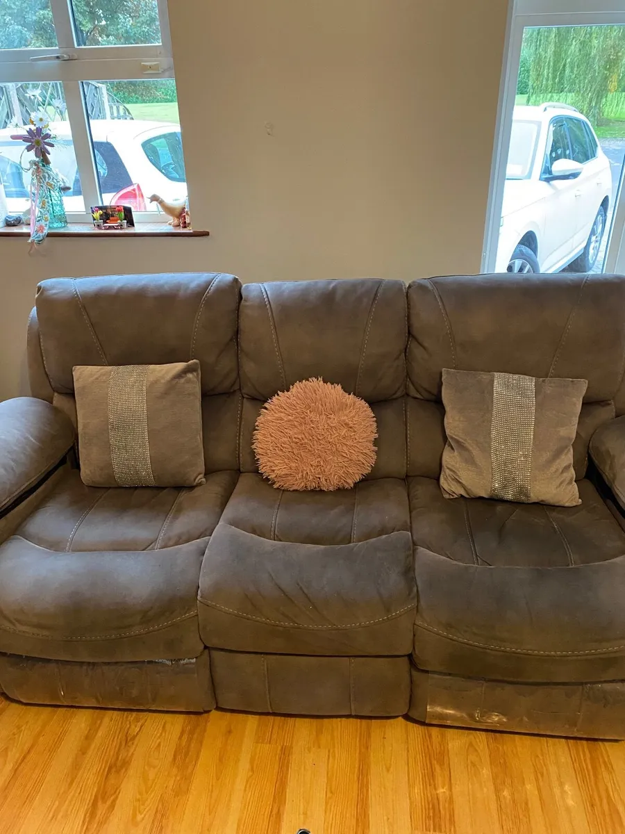 Grey recliner sofa - Image 4