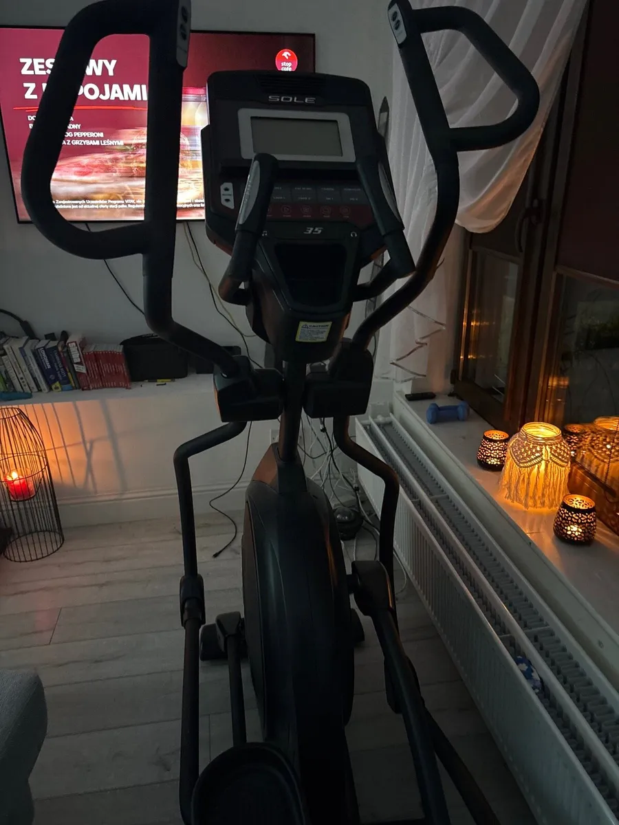 Sole E35 Elliptical Cross Trainer - Image 3