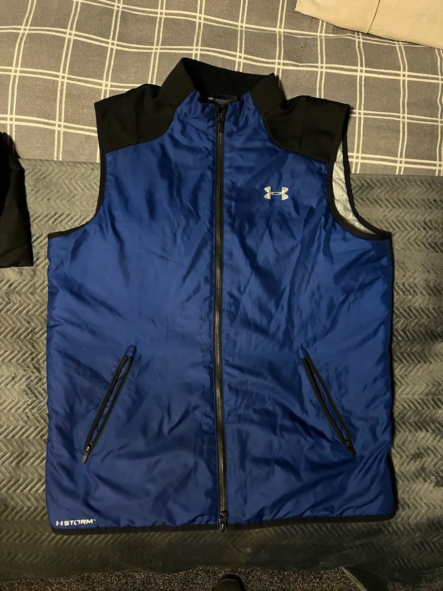 Gillets under amour and Oakley - Image 1