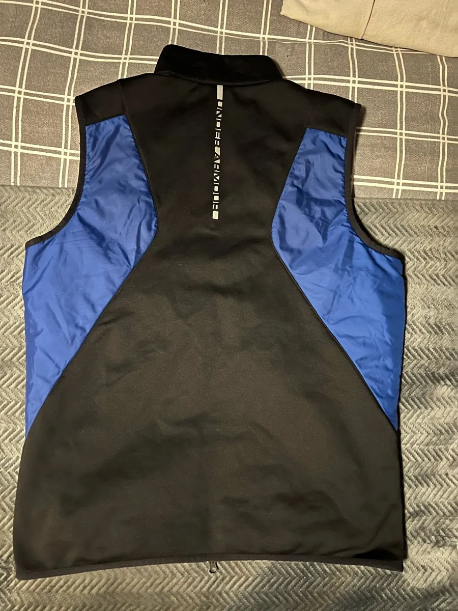 Gillets under amour and Oakley - Image 2