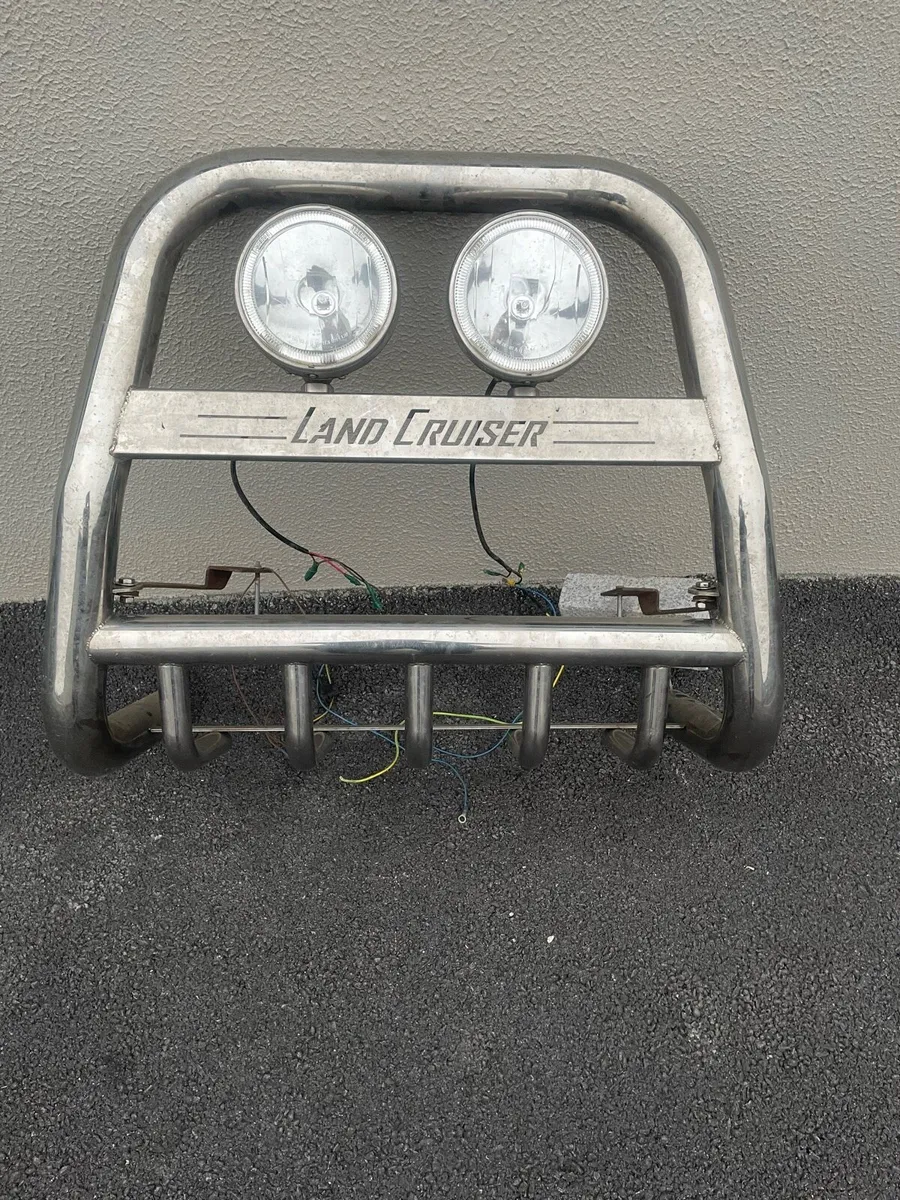 Toyota landcruiser bull bar - Image 1