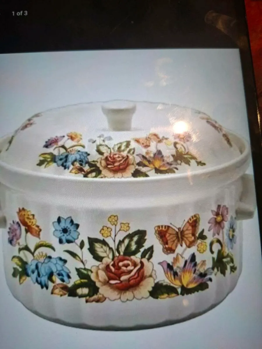 New Aynsley  Cottage Garden Oven to Tabld Dish