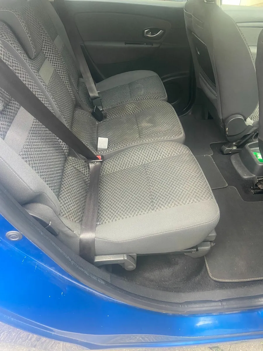 Renault Grand Scenic 2011 automatic - Image 3