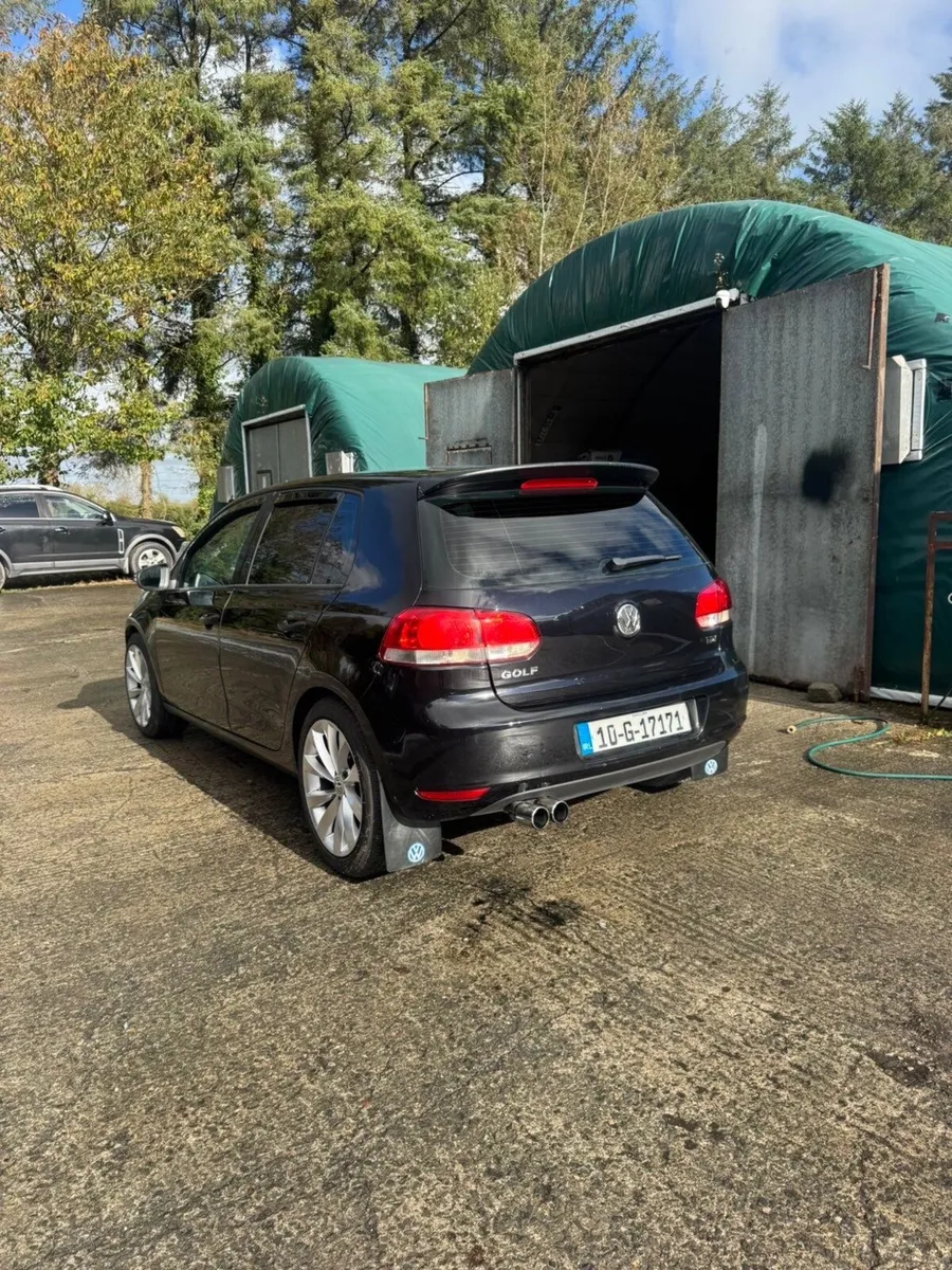 Car - Image 2