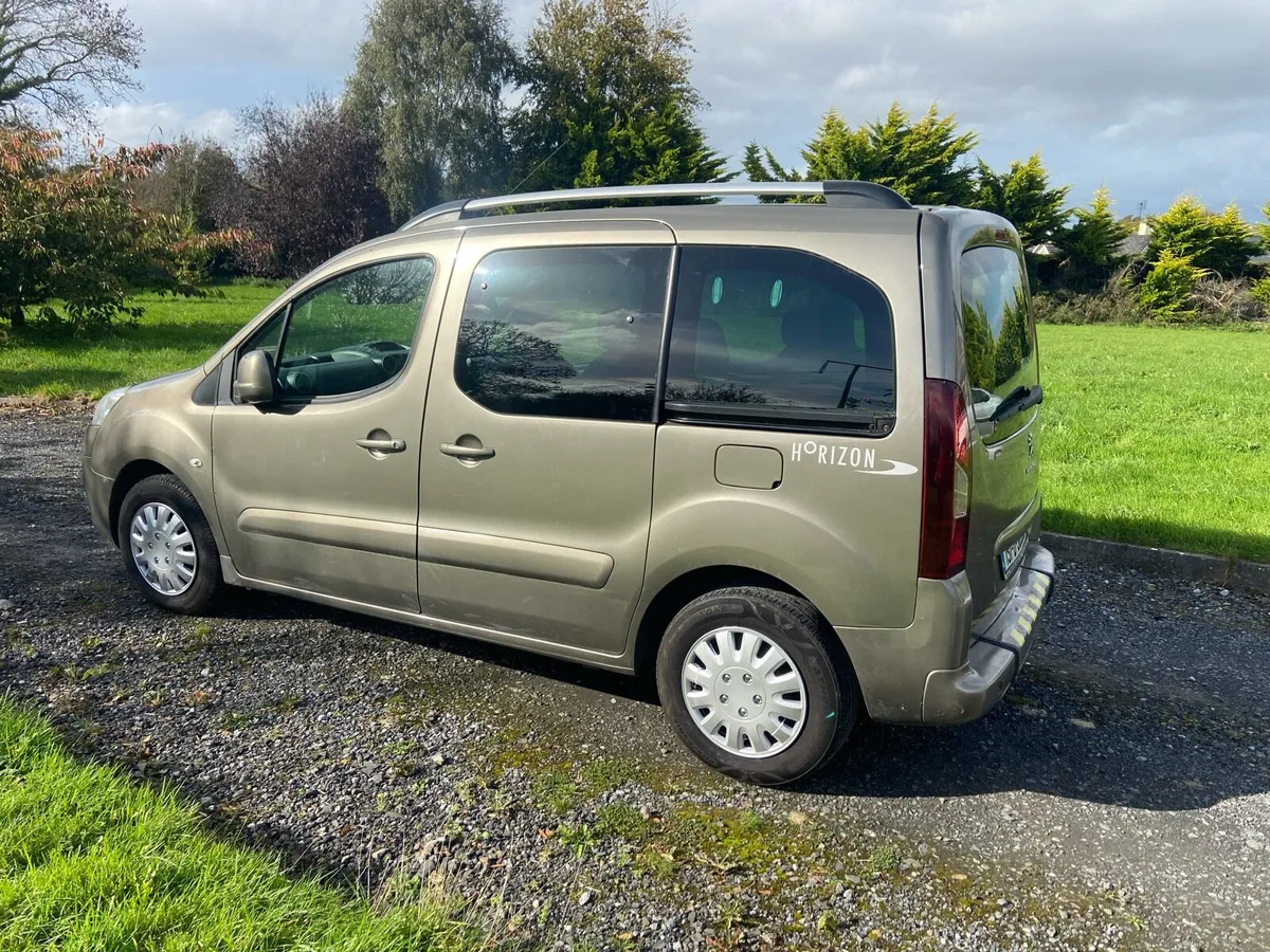 2013 Peugeot Partner wheelchair automatic - Image 4