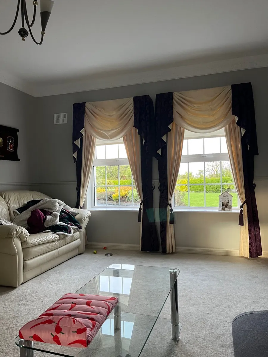 Curtains - Image 2