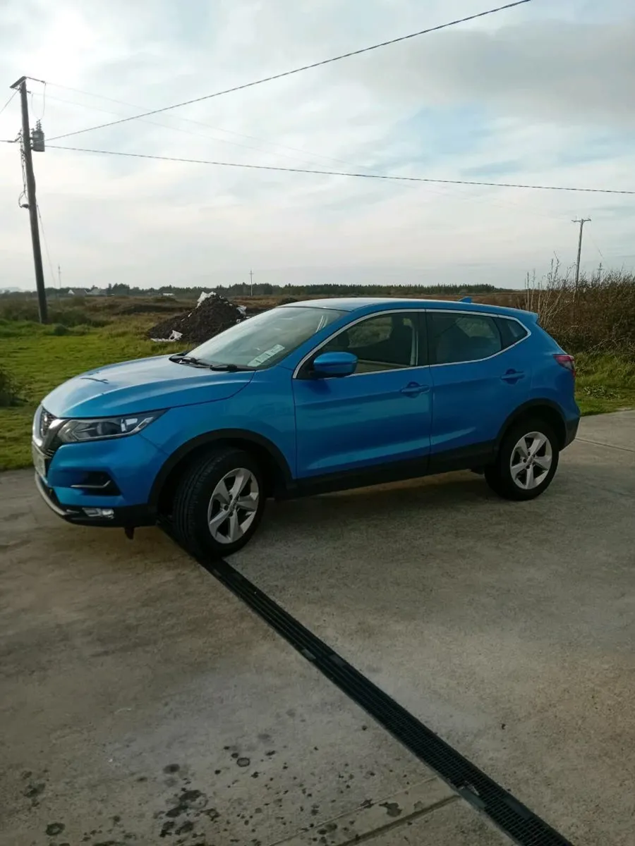 Car - Image 2