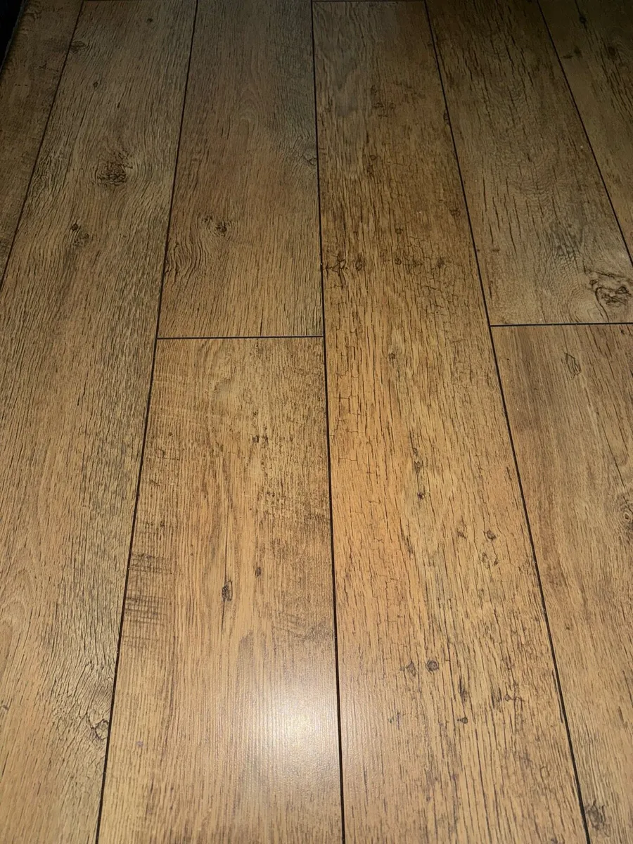 Oak laminate flooring - Image 1