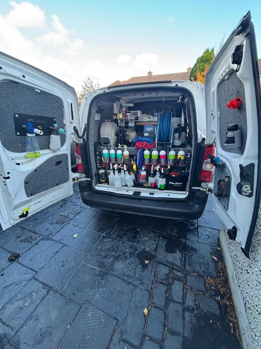 Detail /Valet van - Image 1