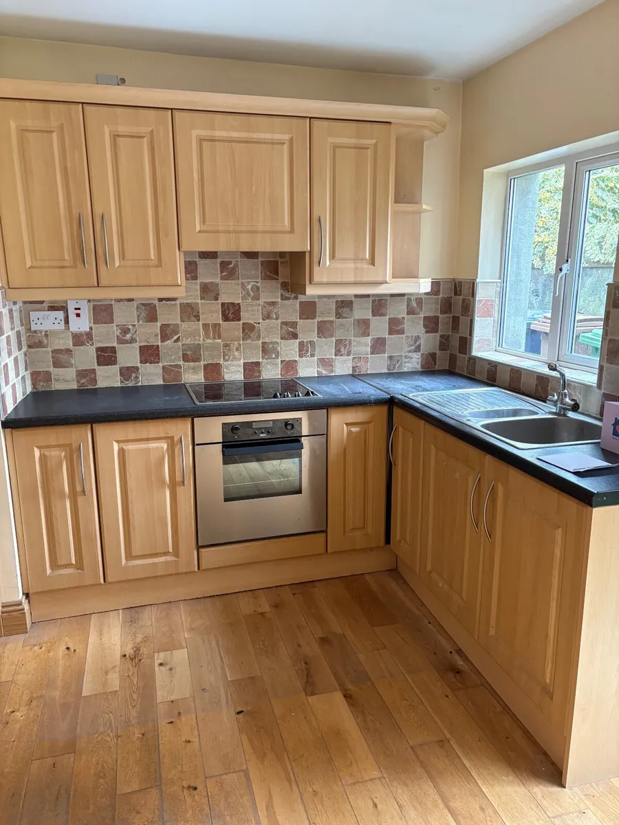 Kitchen Units - Image 1