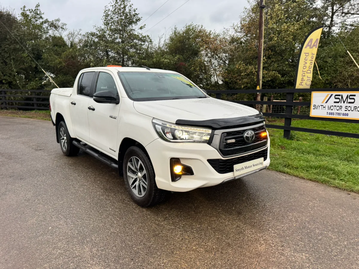 201 Toyota Hilux Invincible X Spotless***** - Image 2
