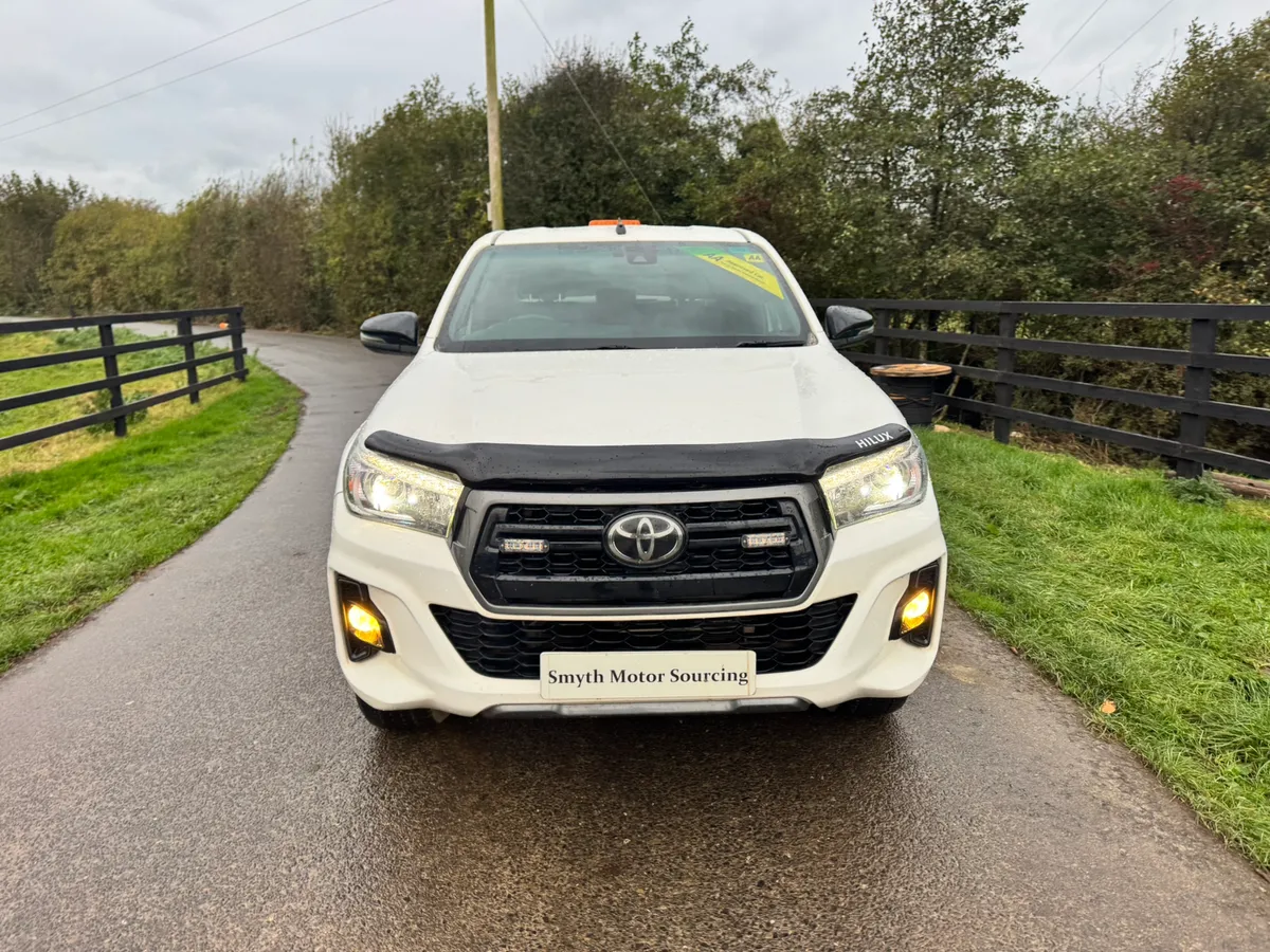 201 Toyota Hilux Invincible X Spotless***** - Image 4