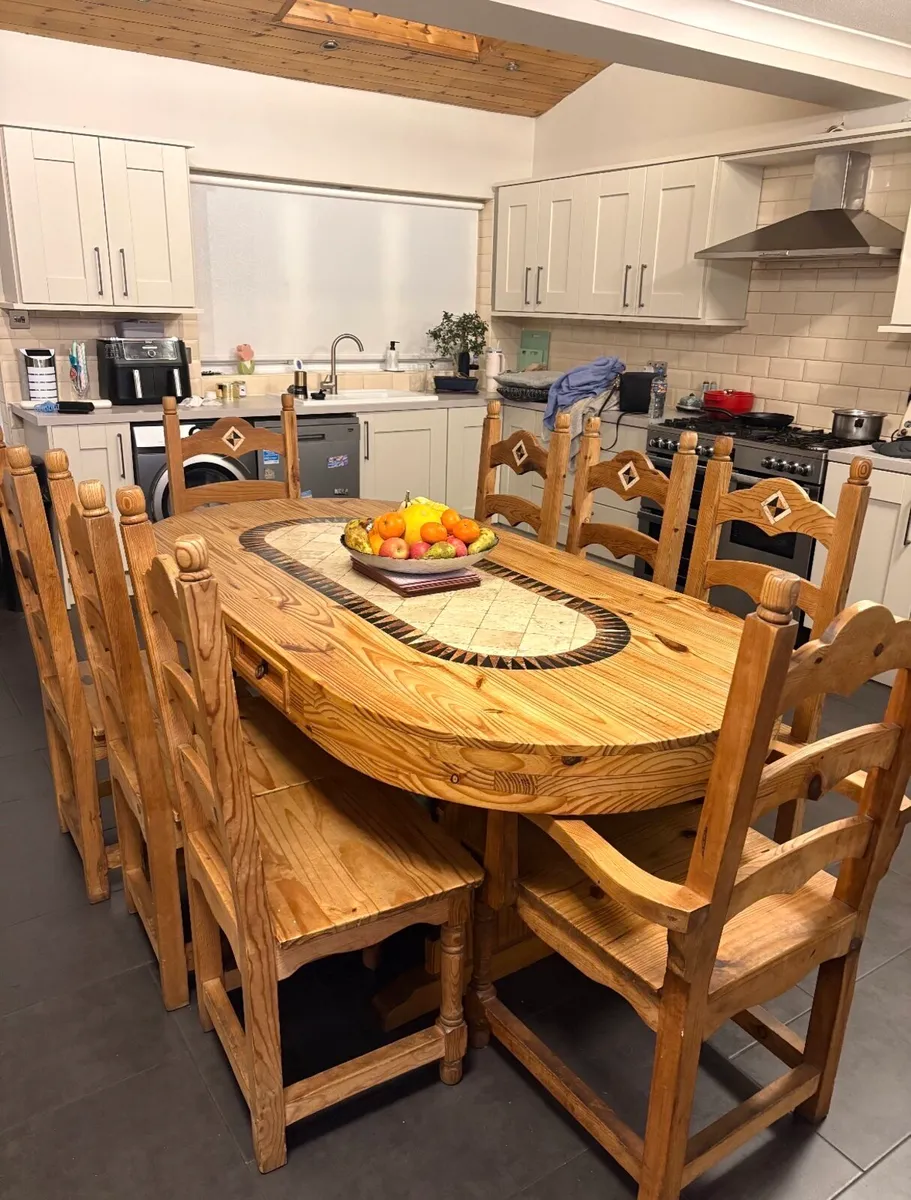 Mexican pine table and chairs - Image 2
