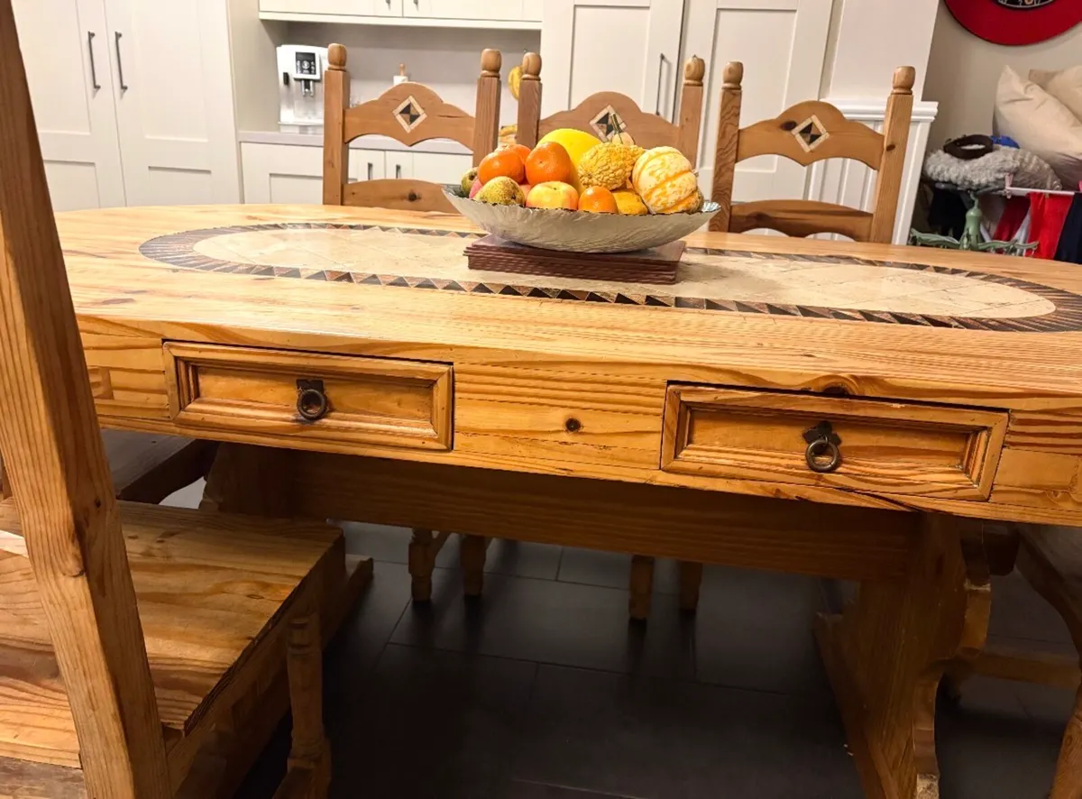 Mexican pine table and chairs - Image 3