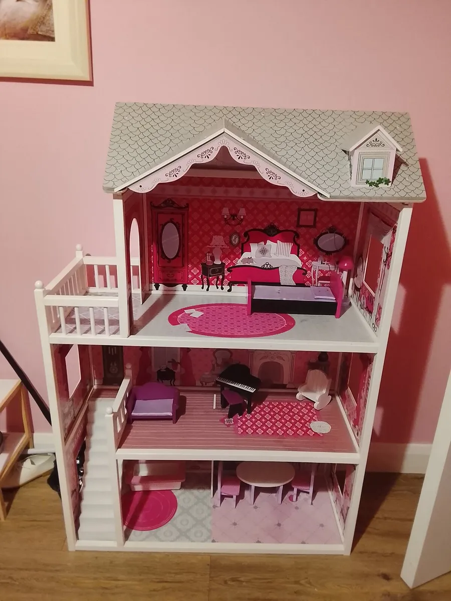Dolls house - Image 1