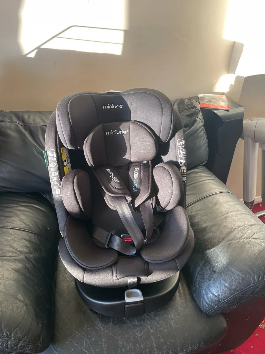 Car seat - Image 1