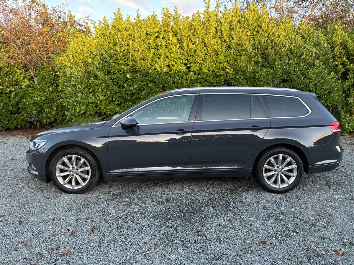 Volkswagen Passat 2.0LTR DSG Business edition - Image 3