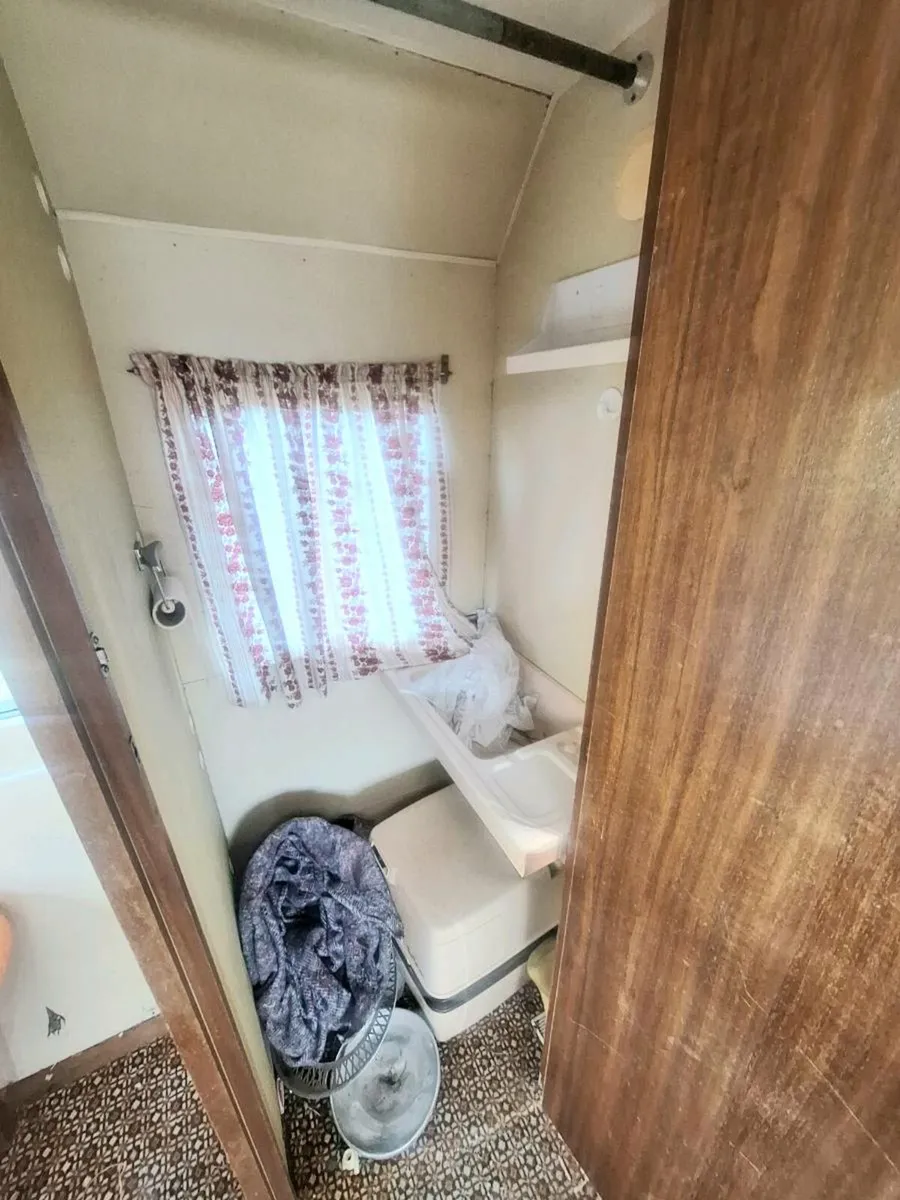 Vintage eccles caravan - Image 3