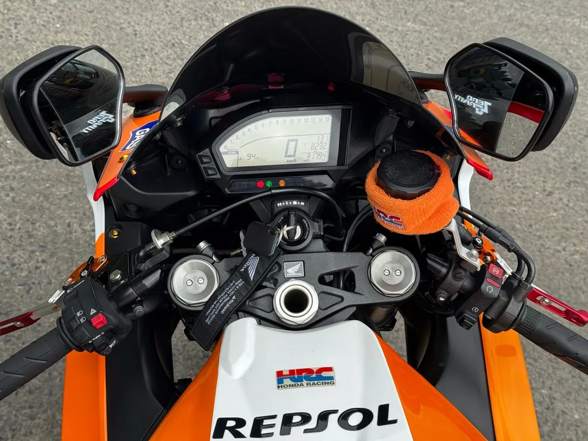 Honda CBR1000RR Fireblade Repsol Edition - Image 4