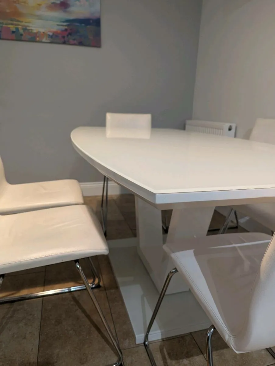 Dining Table & Chairs - Image 3