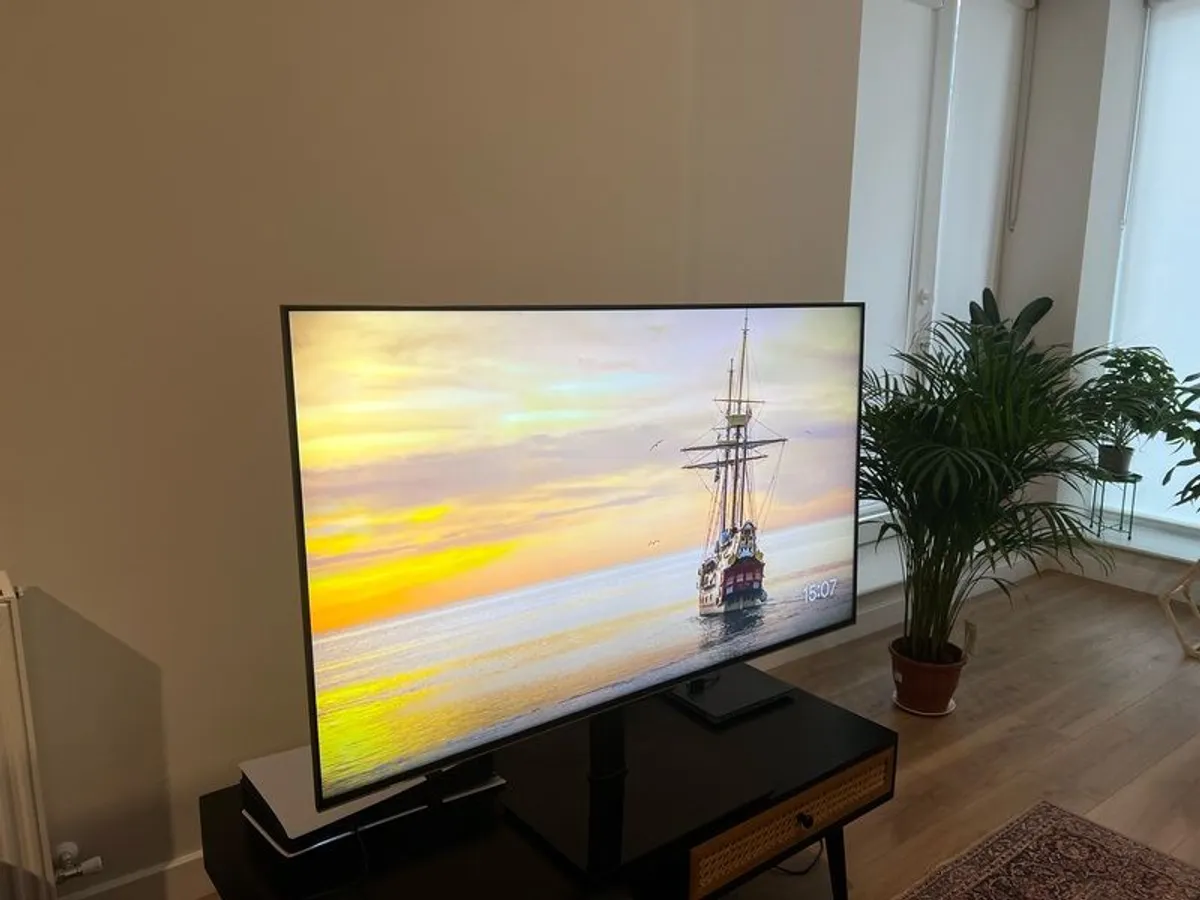 TCL C805K 50 Inch QLED Mini LED Google TV - Like New Boxed Receipt and Warranty - Image 1