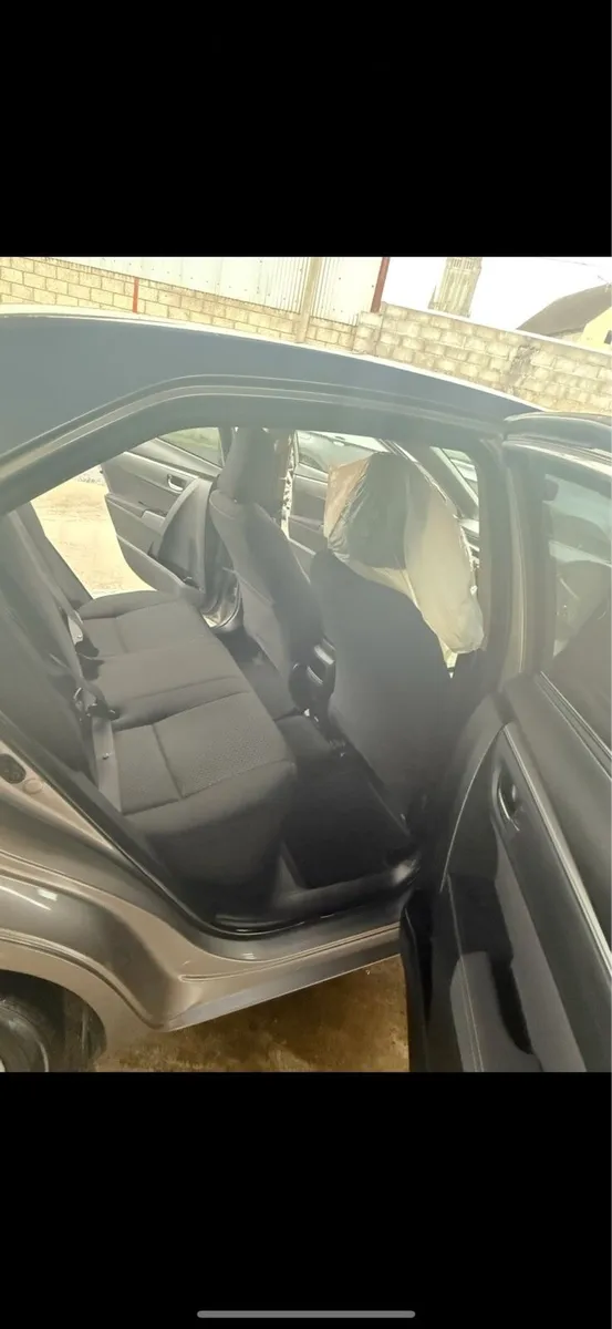 Toyota Corolla 2014 - Image 3