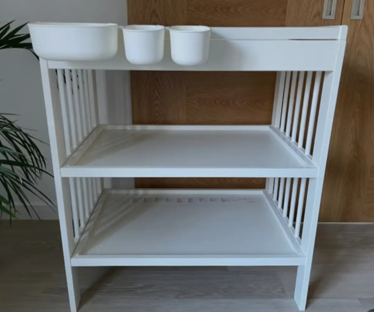 Baby changing table - Image 2