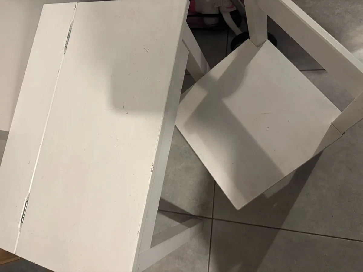 Kids table and chair - Image 2