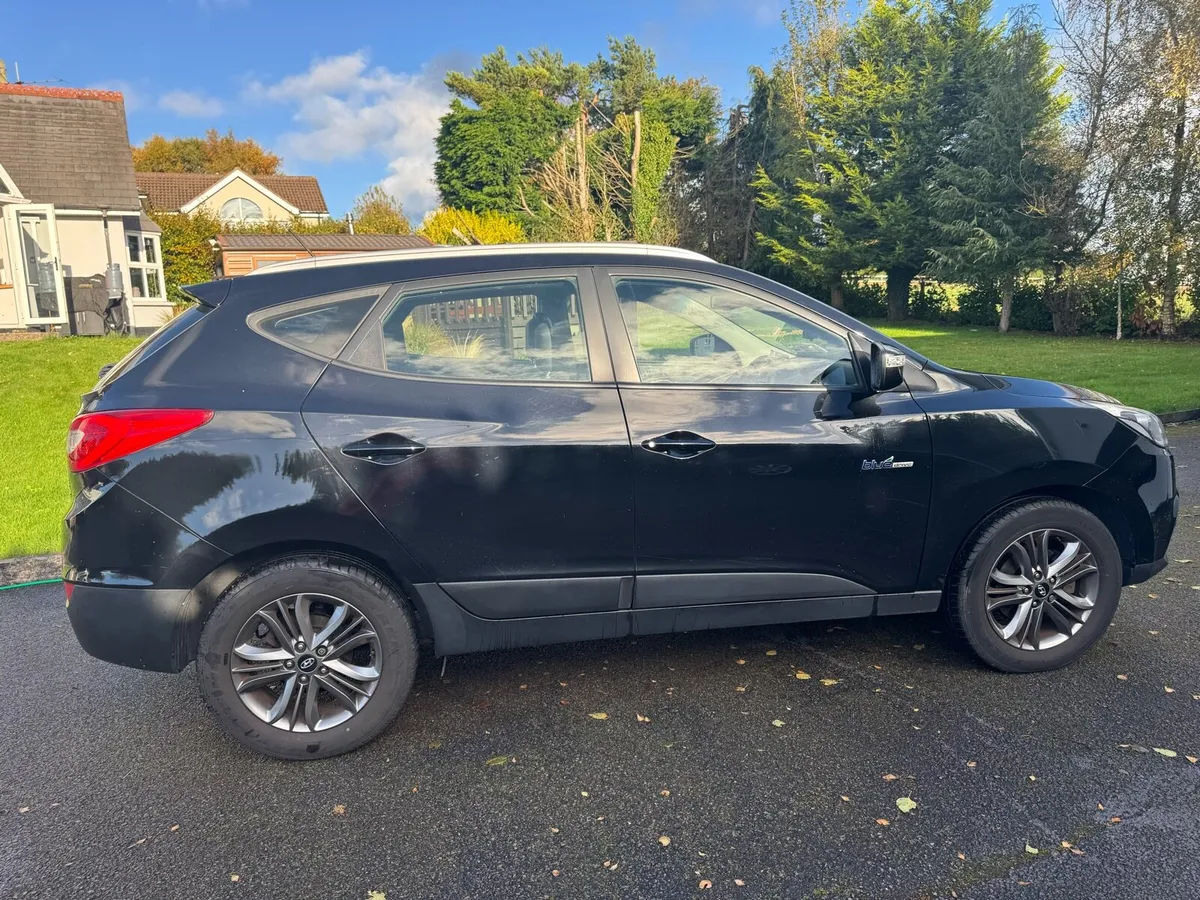 ** Hyundai IX35 LOW MILES / HIGH SPEC / NEW NCT** - Image 4