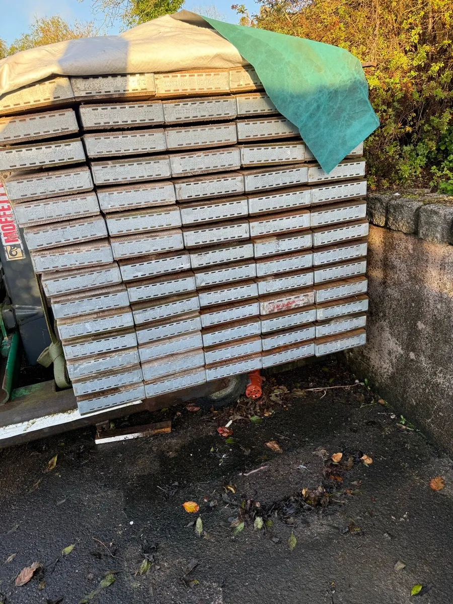 Scaffolding planks - Image 1