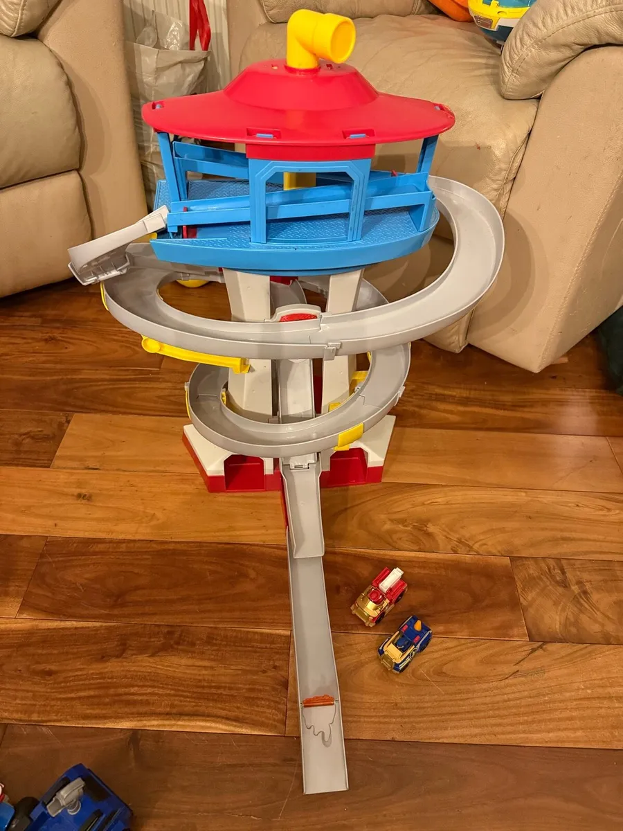 PAW Patrol Playset Adventure Bay Rescue Way Tower - Image 3