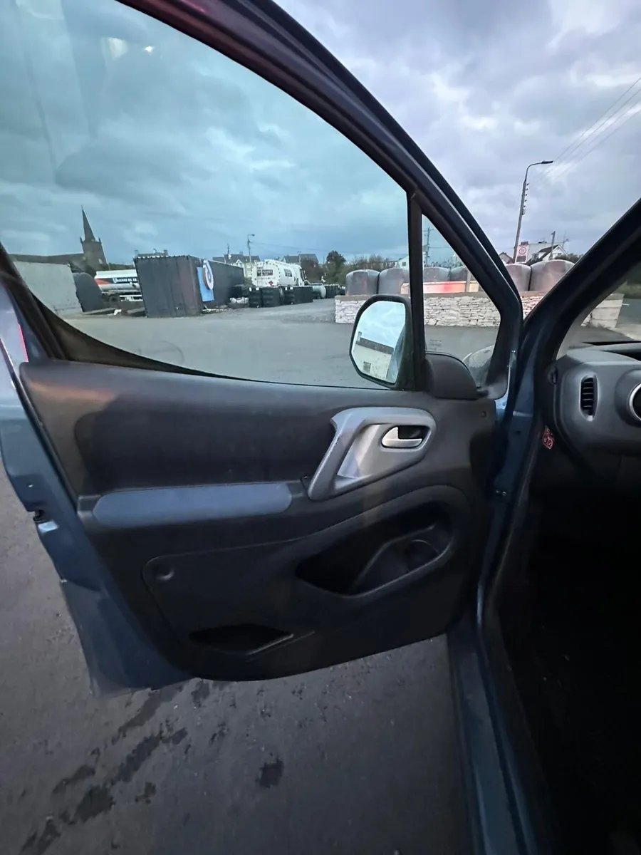 Van 2009 berlingo - Image 3